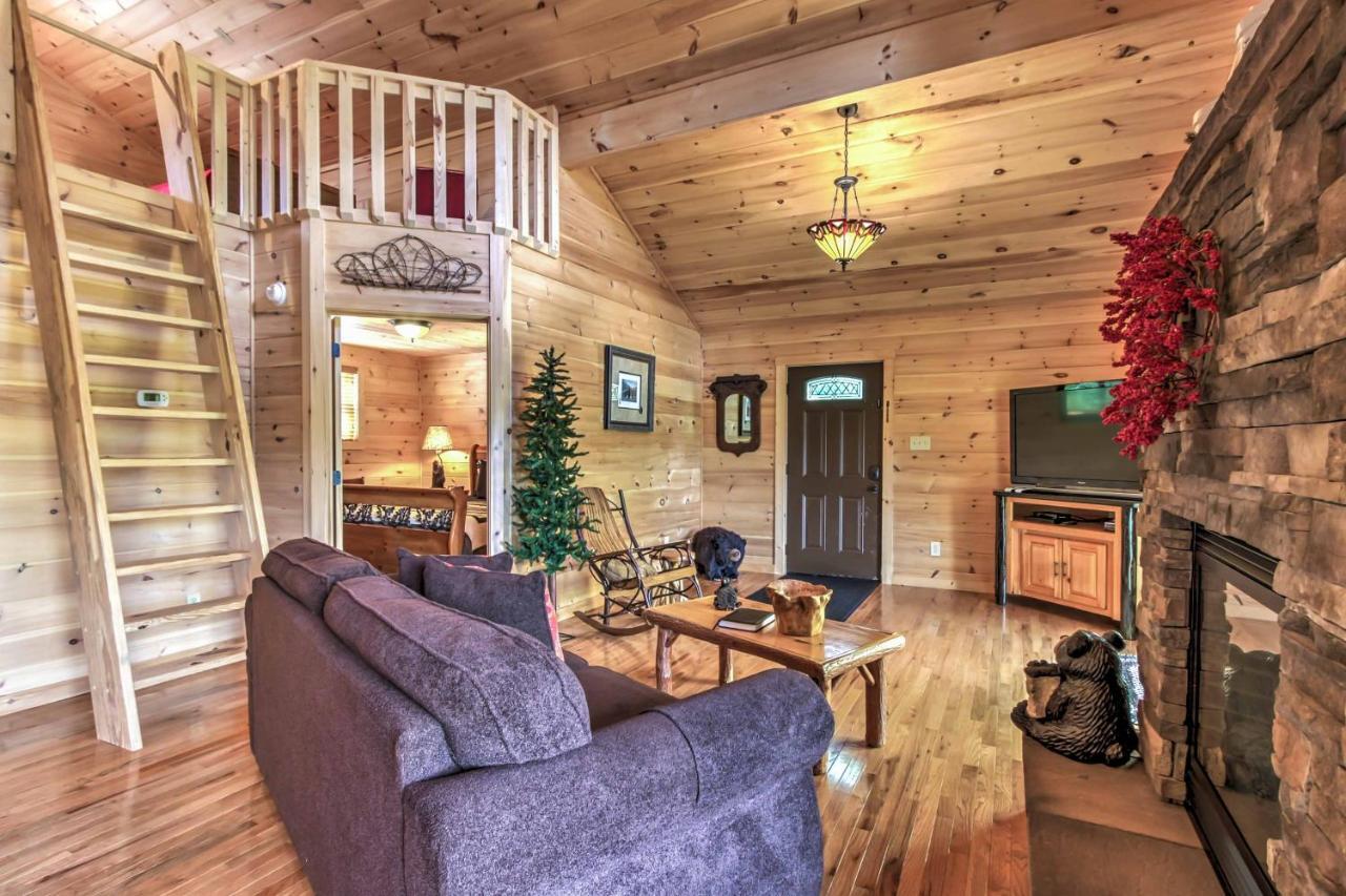 Private With Mountain Views And Loft * Sevierville