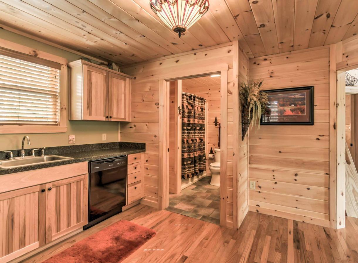 Hébergement de vacances Private With Mountain Views And Loft *