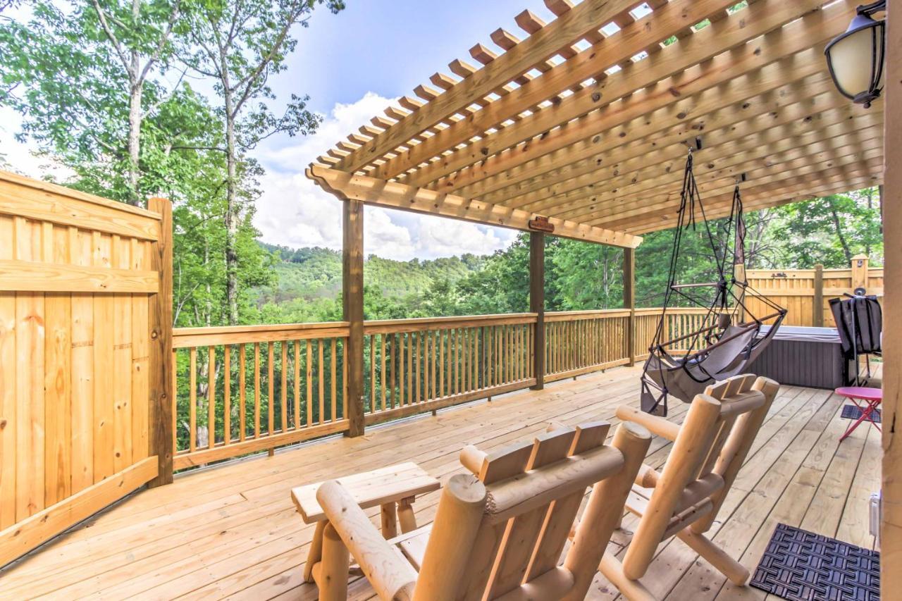 Private With Mountain Views And Loft Hébergement de vacances Sevierville